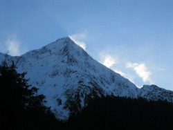 Avalanches possible on Sitka slopes this weekend