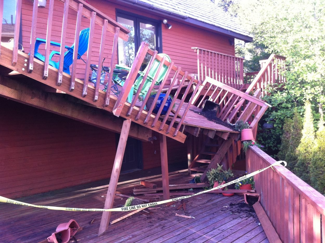 Two injured as lodge’s deck collapses during group photo