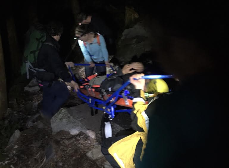 Volunteers retrieve injured hiker from Verstovia Trail