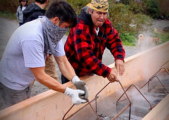 Canoe steaming carries on Tlingit and Haida tradition