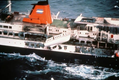 Sinking Prinsendam (4)