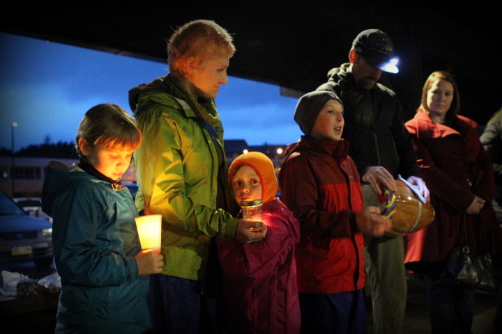 Rallies in Sitka reveal frustration on both sides of political fence