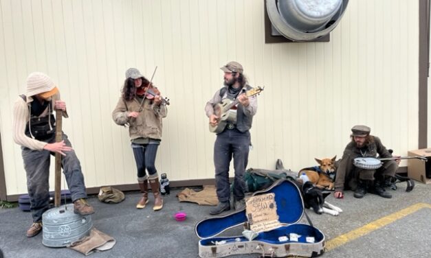Buskers bring twangy tunes to Lincoln Street