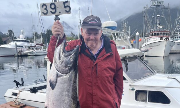 Davis prevails in salmon derby after early lead