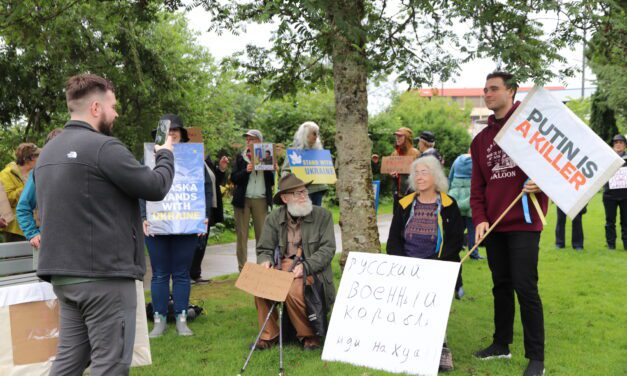 Sitkans partake in statewide protests against Putin’s Alaska visit