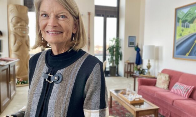 Murkowski says a military strike on shipwreck survivors would be a war crime