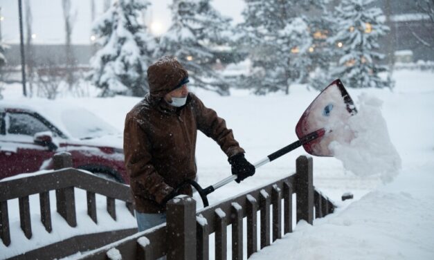 Heavy snow sets January record in Anchorage