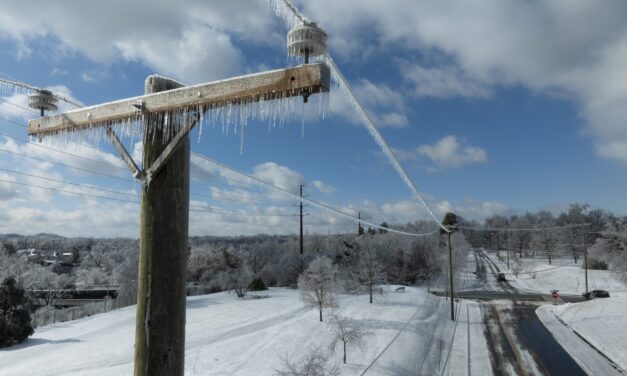 Hundreds of thousands without power in the U.S. after a powerful winter storm