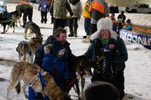 Iditarod’s top 10 stream into Nome after Holmes’ historic win