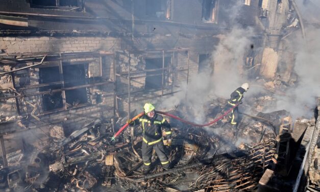 Russian strike on Kyiv region kills 4 and wounds 15, with peace talks stalled