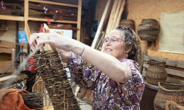 She invited her friends to come together to make her casket