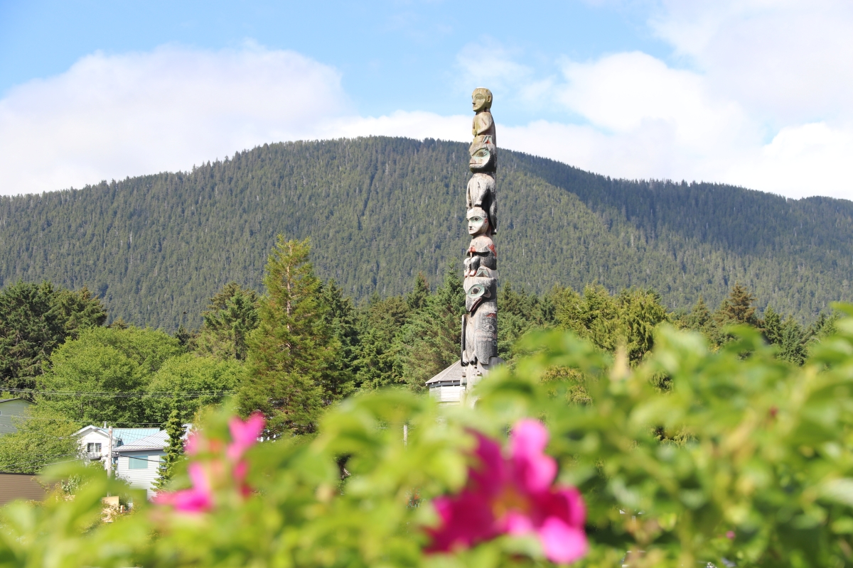 The current image has no alternative text. The file name is: Totem-Pole-3-260626.jpg
