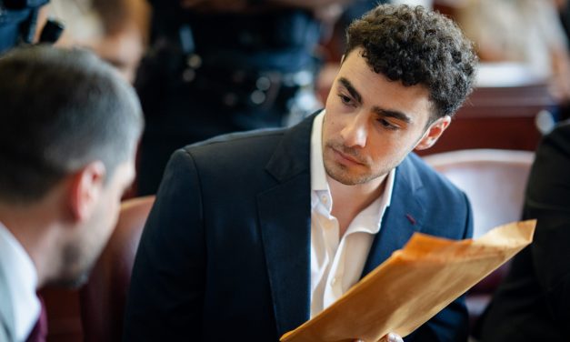 Luigi Mangione’s lawyers withdraw plans for psychiatric defense