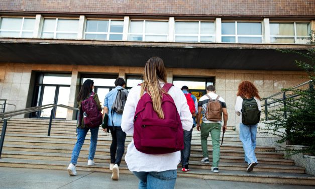 Student loan borrowers will get an interest rate cut if they sign up for auto pay