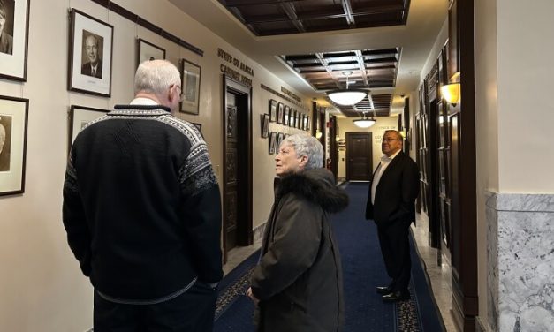 Gasline bill remains stalled in Senate as Dunleavy vetoes 9 bills, threatens another special session