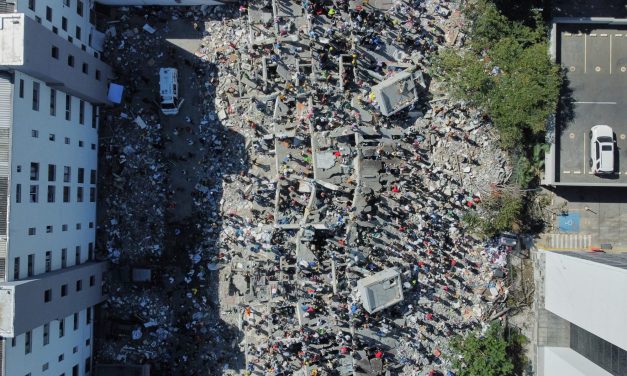 Magnitude 7.4 quake rocks western Colombia, killing at least 111 people