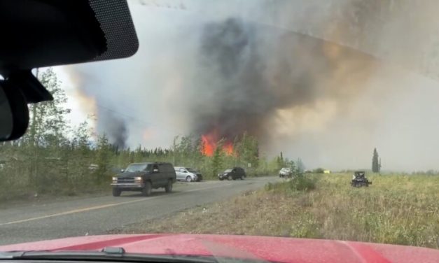 Fast-moving wildfire prompts evacuations in Tok