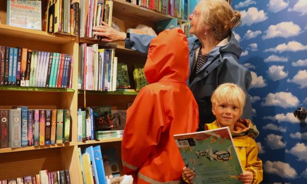 Sitkans honor Dolly Parton’s ‘book lady’ legacy with pay-it-forward drive